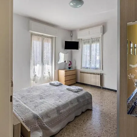 Hotel Elena 3*