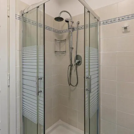 Hotel Elena 3*